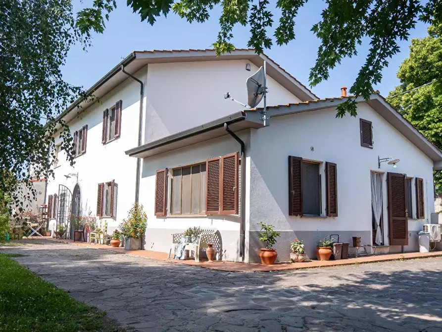 Immagine 1 di Villa in vendita  a San Giuliano Terme