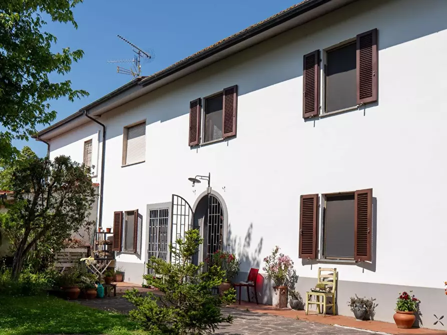 Immagine 3 di Villa in vendita  a San Giuliano Terme