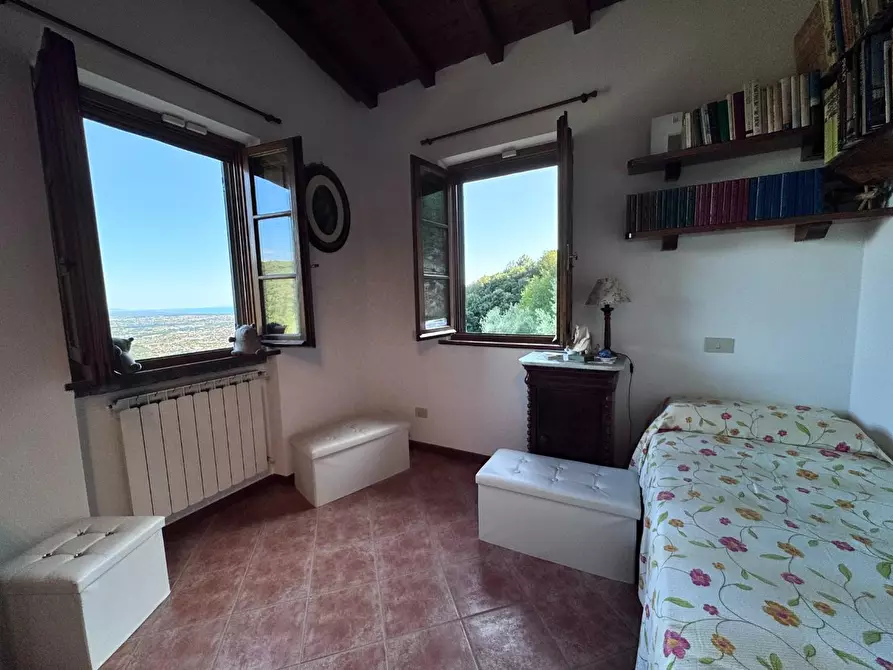 Immagine 43 di Casa colonica in vendita  a Pietrasanta