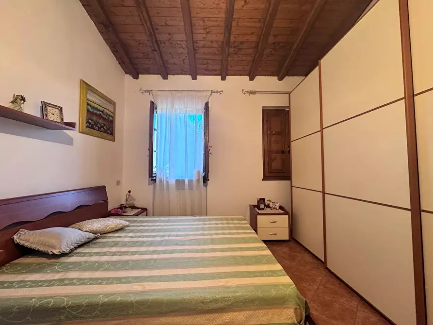 Immagine 33 di Casa colonica in vendita  a Pietrasanta