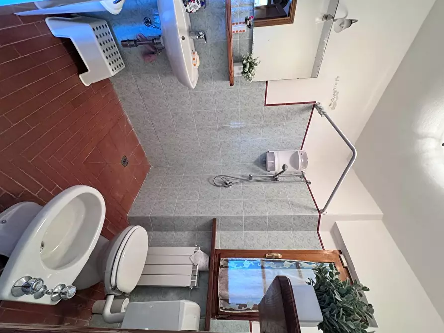 Immagine 27 di Casa colonica in vendita  a Pietrasanta