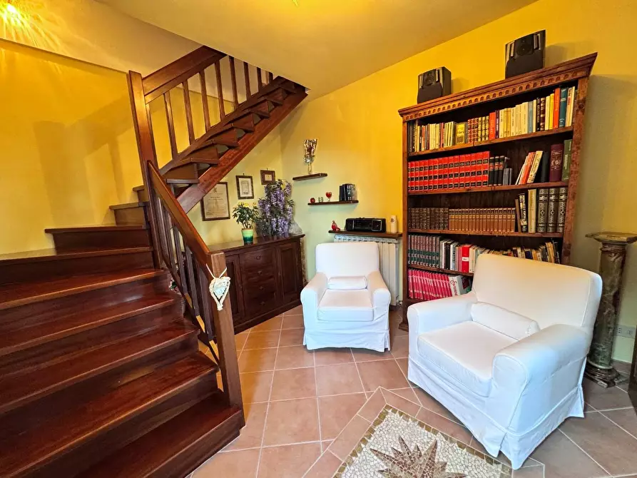 Immagine 20 di Casa colonica in vendita  a Pietrasanta