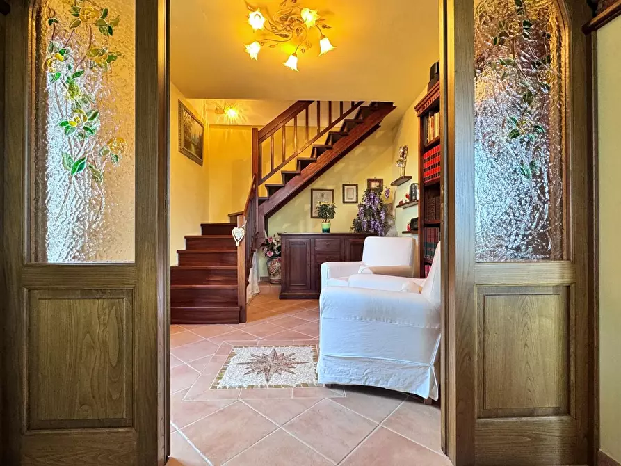 Immagine 21 di Casa colonica in vendita  a Pietrasanta
