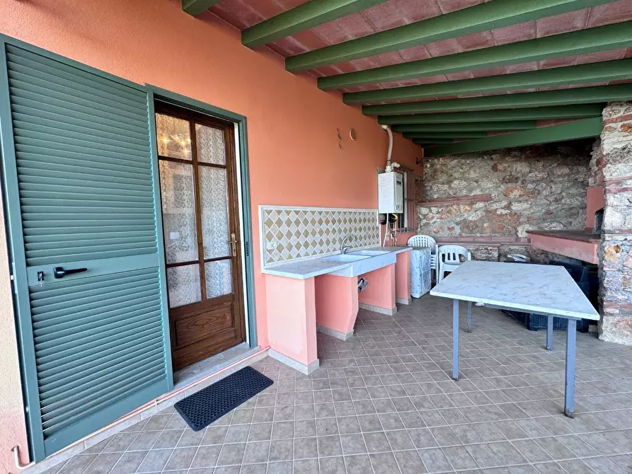 Immagine 10 di Casa colonica in vendita  a Pietrasanta