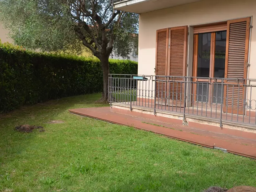 Immagine 5 di Casa bifamiliare in vendita  a San Giuliano Terme