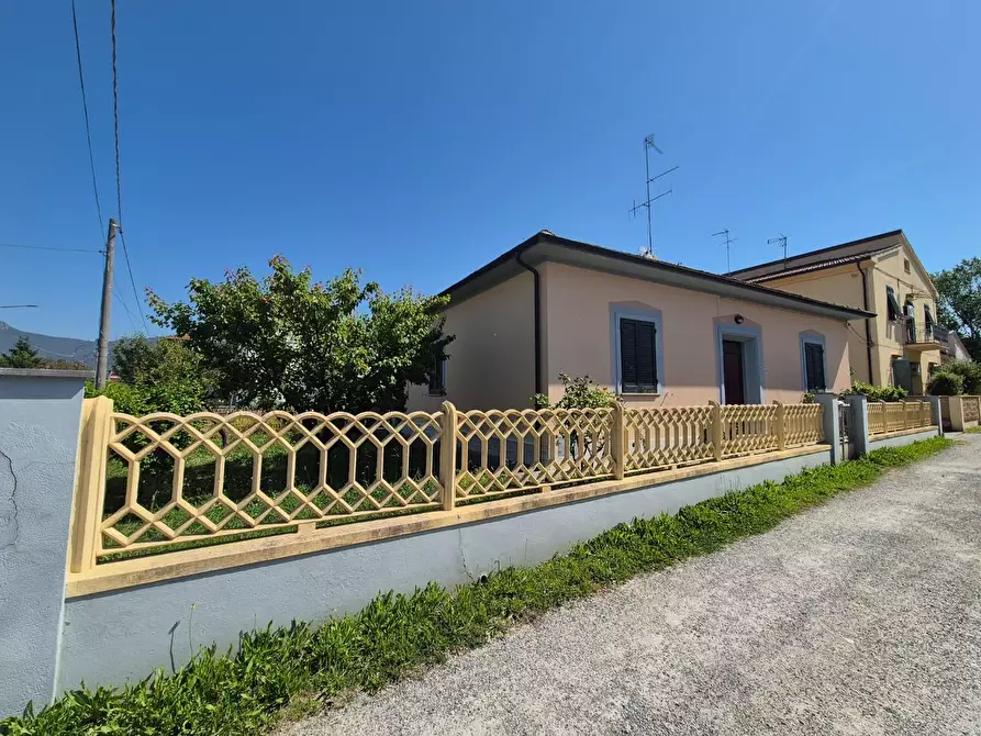 Immagine 29 di Villa in vendita  a Cascina