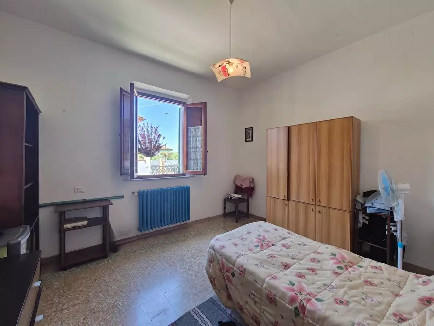 Immagine 15 di Villa in vendita  a Cascina