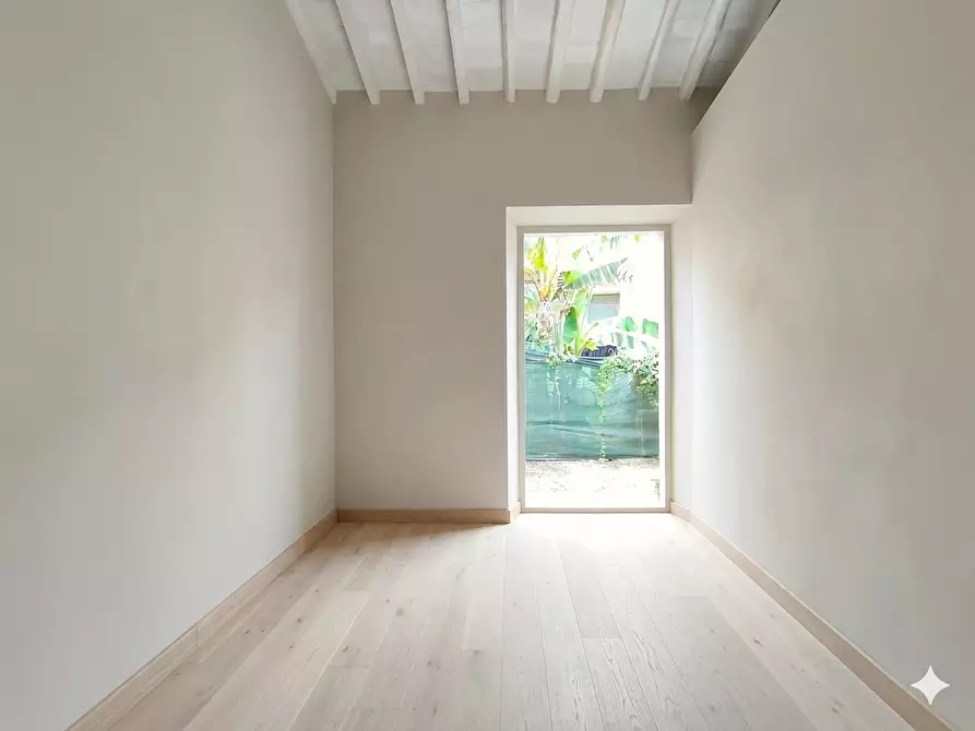 Immagine 5 di Villa in vendita  a Pisa