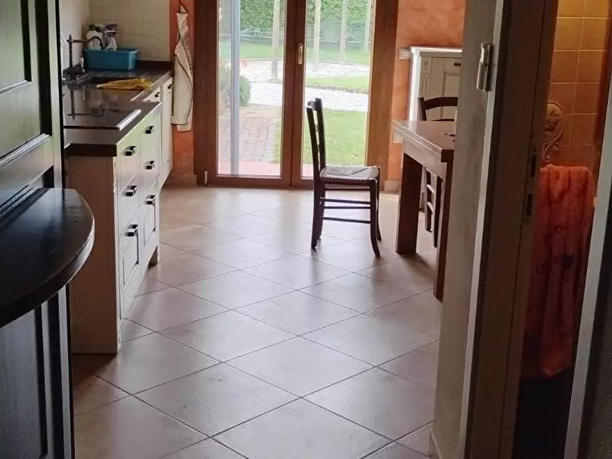 Immagine 5 di Casa semindipendente in vendita  a Crespina Lorenzana