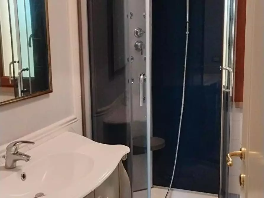 Immagine 21 di Casa semindipendente in vendita  a Crespina Lorenzana