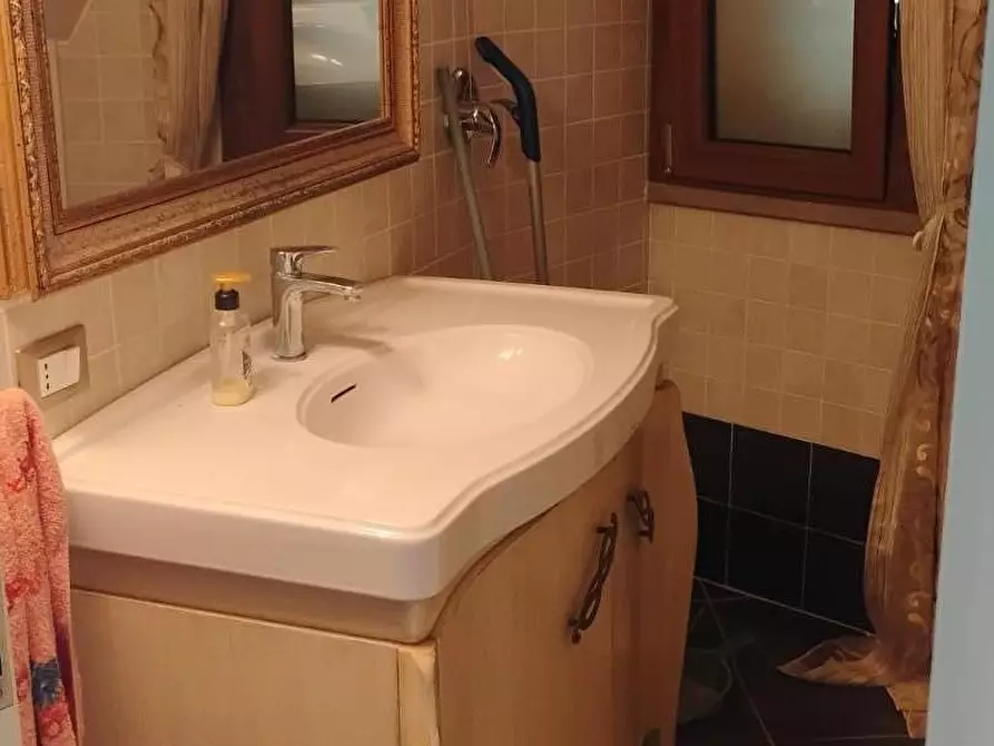 Immagine 2 di Casa semindipendente in vendita  a Crespina Lorenzana