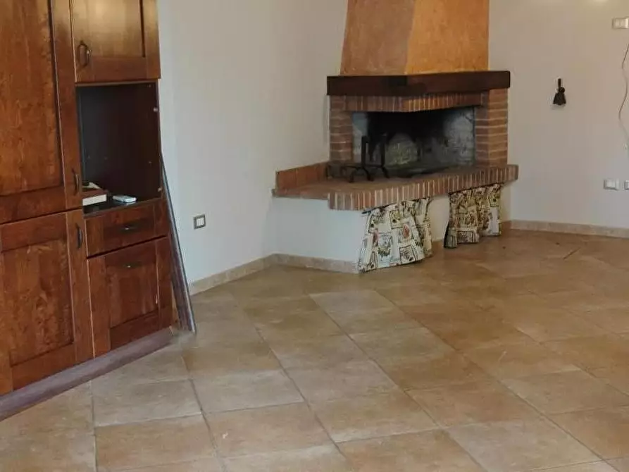 Immagine 9 di Casa semindipendente in vendita  a Crespina Lorenzana