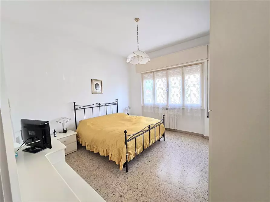 Immagine 18 di Appartamento in vendita  a Massa