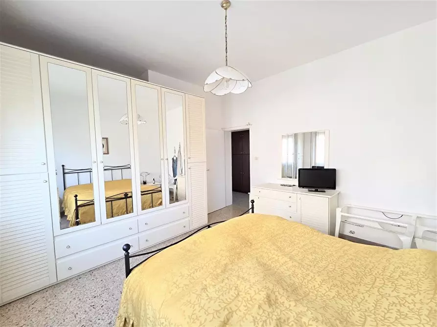 Immagine 19 di Appartamento in vendita  a Massa