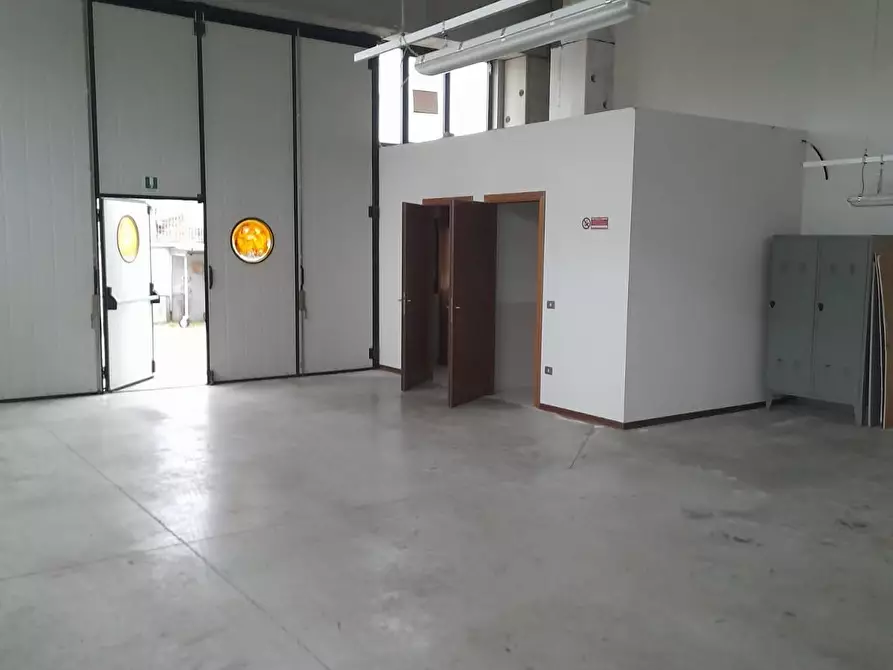 Immagine 1 di Attività artigianale in vendita  a Fucecchio