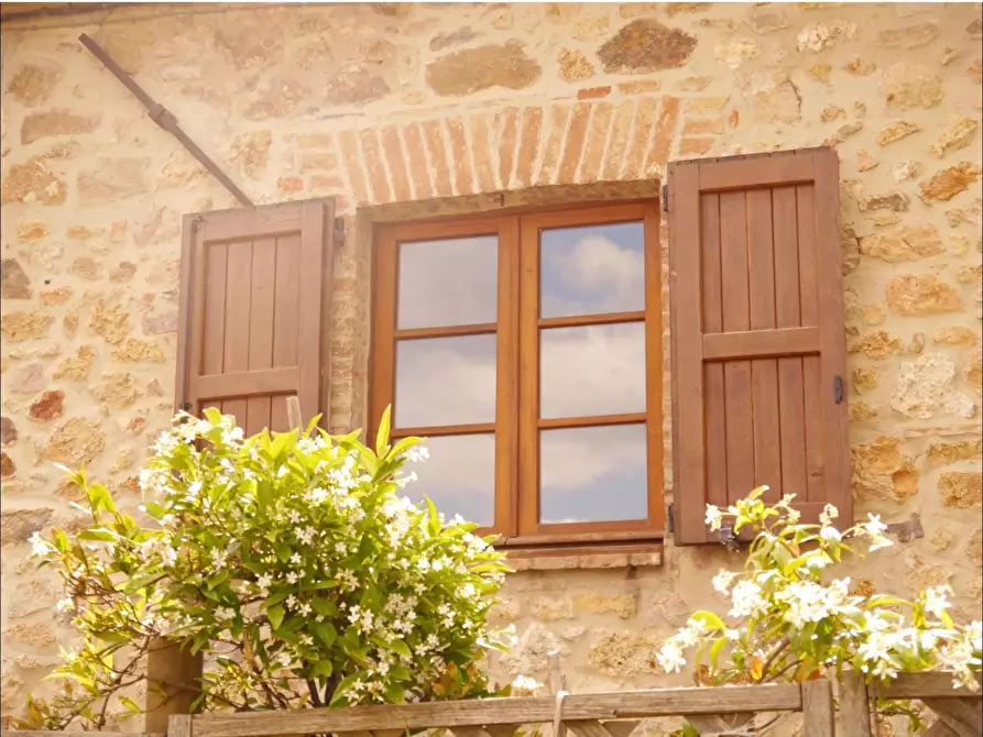 Immagine 2 di Appartamento in vendita  a Monticiano