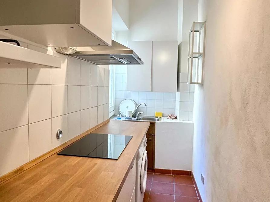 Immagine 11 di Appartamento in vendita  a Firenze