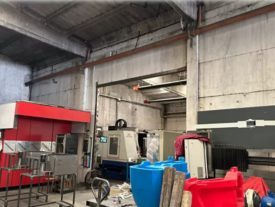 Immagine 10 di Capannone industriale in vendita  a Rondissone