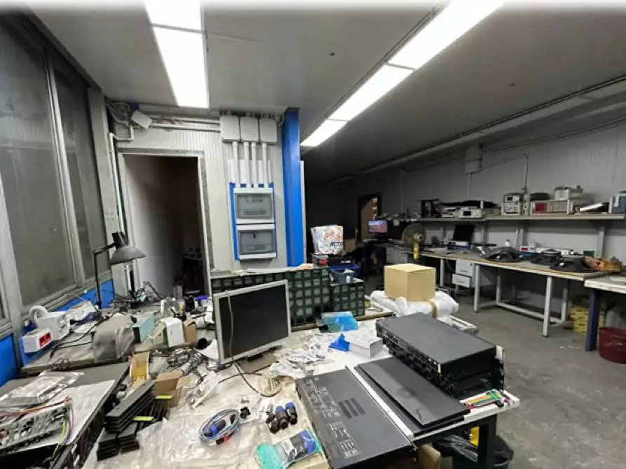 Immagine 11 di Capannone industriale in vendita  a Rondissone