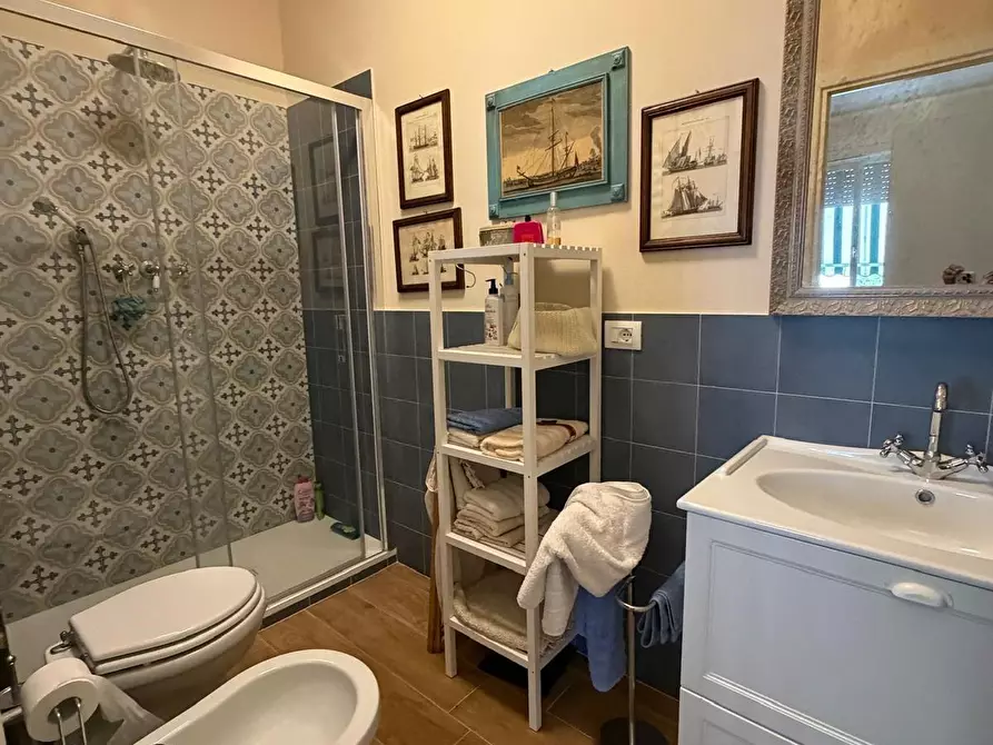 Immagine 4 di Appartamento in vendita  a Carrara