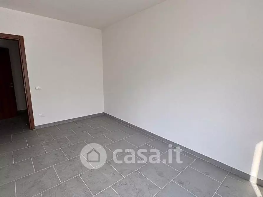 Immagine 11 di Appartamento in vendita  a Carrara