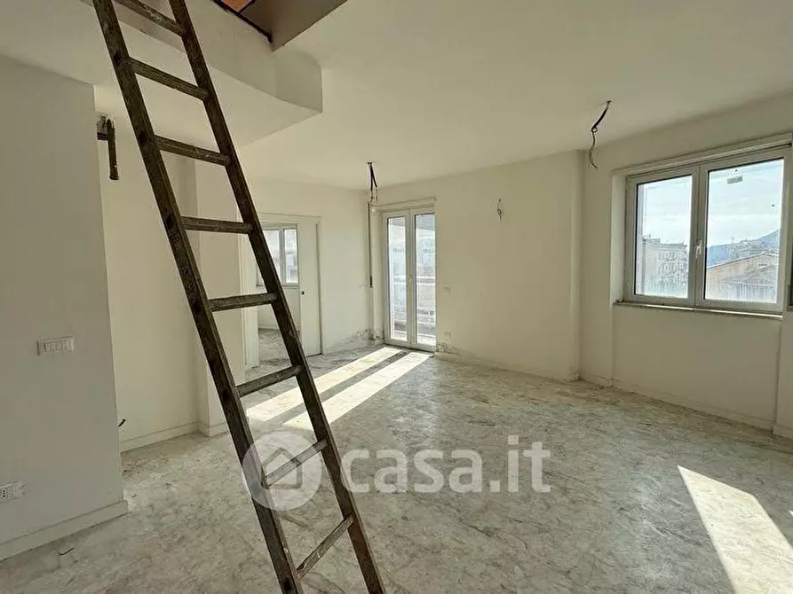 Immagine 17 di Mansarda in vendita  a Carrara