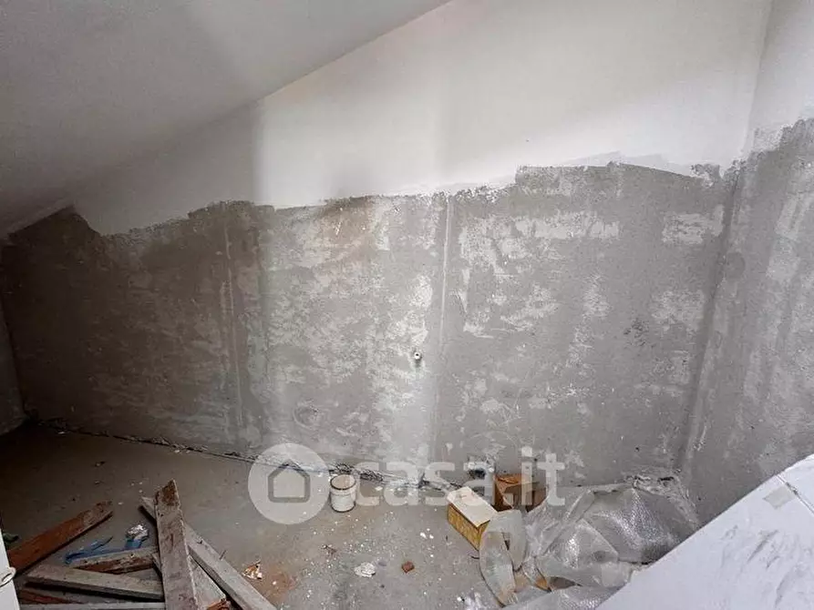 Immagine 14 di Mansarda in vendita  a Carrara