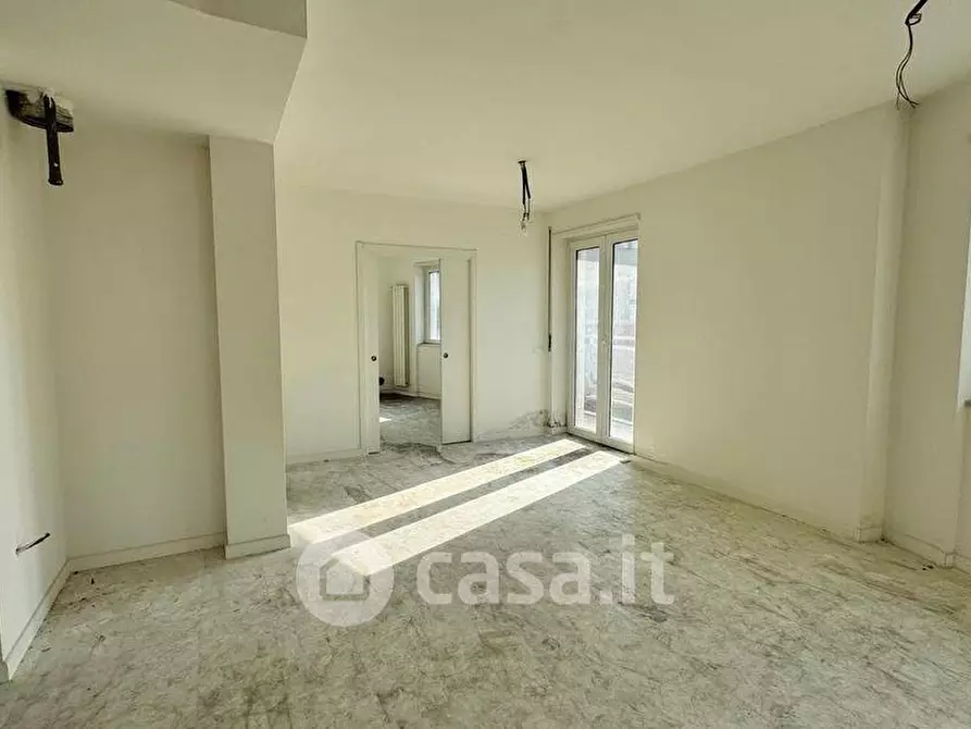 Immagine 22 di Mansarda in vendita  a Carrara