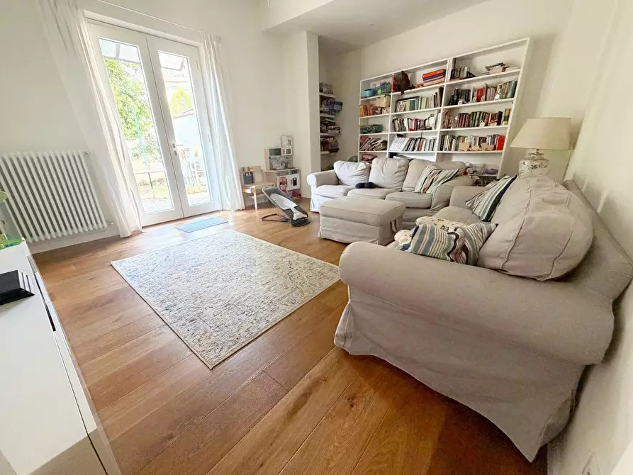 Immagine 1 di Casa indipendente in vendita  a Poggibonsi