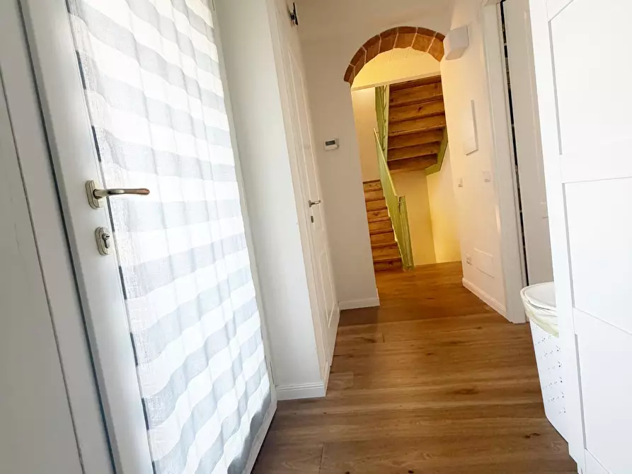 Immagine 10 di Casa indipendente in vendita  a Poggibonsi