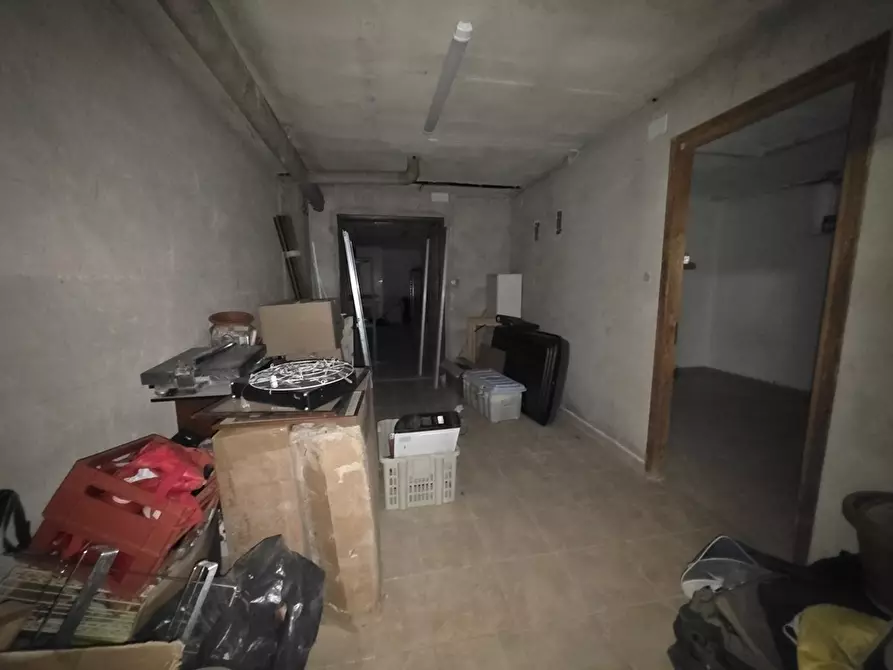 Immagine 13 di Negozio in vendita  a Alpignano