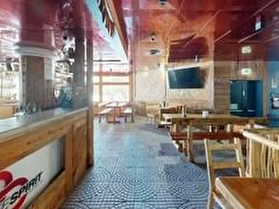 Immagine 21 di Bar / Ristorante in vendita  a Prali