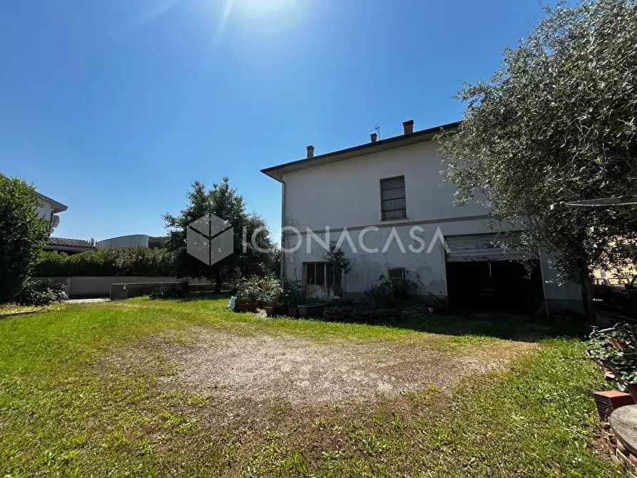 Immagine 41 di Villa in vendita  a Santa Maria A Monte