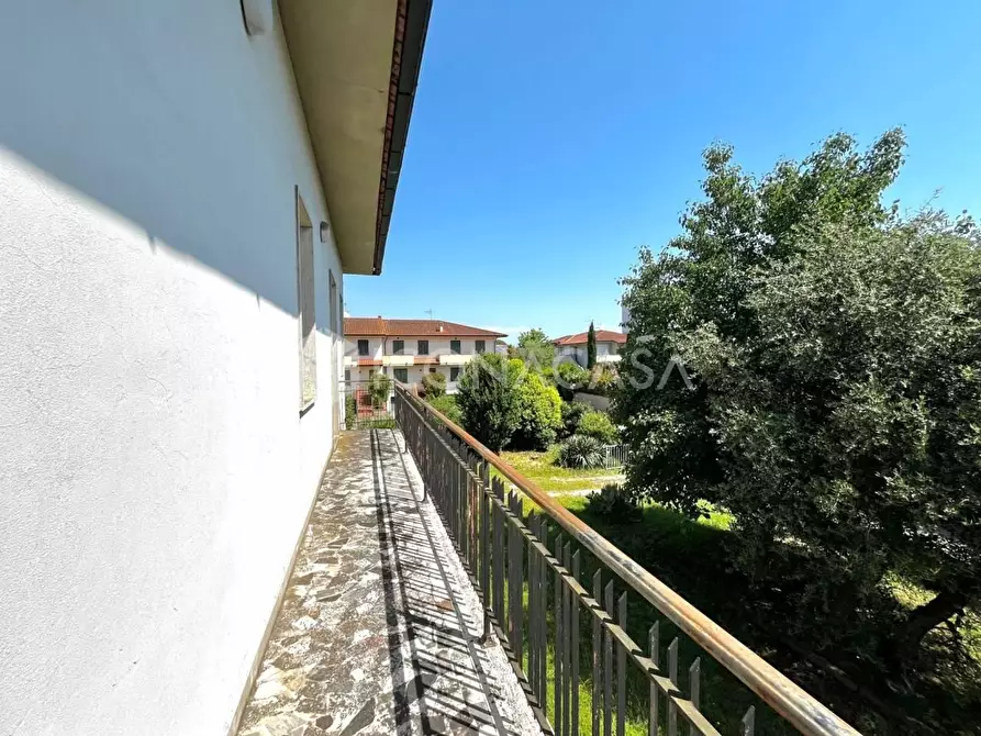 Immagine 25 di Villa in vendita  a Santa Maria A Monte