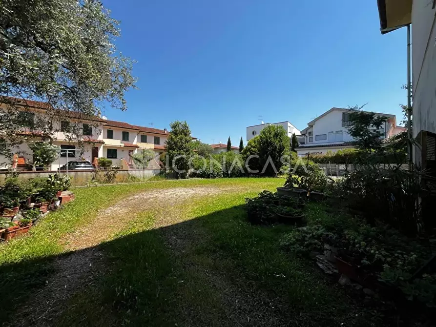 Immagine 43 di Villa in vendita  a Santa Maria A Monte