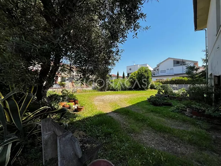 Immagine 42 di Villa in vendita  a Santa Maria A Monte