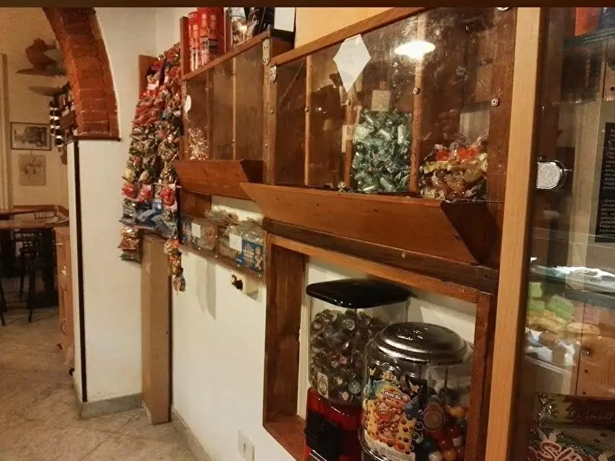 Immagine 4 di Bar / Ristorante in vendita  a Carrara