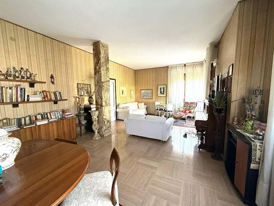 Immagine 17 di Casa bifamiliare in vendita  a Massa