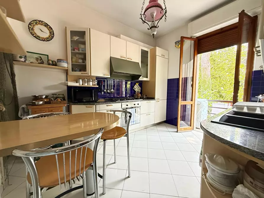 Immagine 20 di Casa bifamiliare in vendita  a Massa