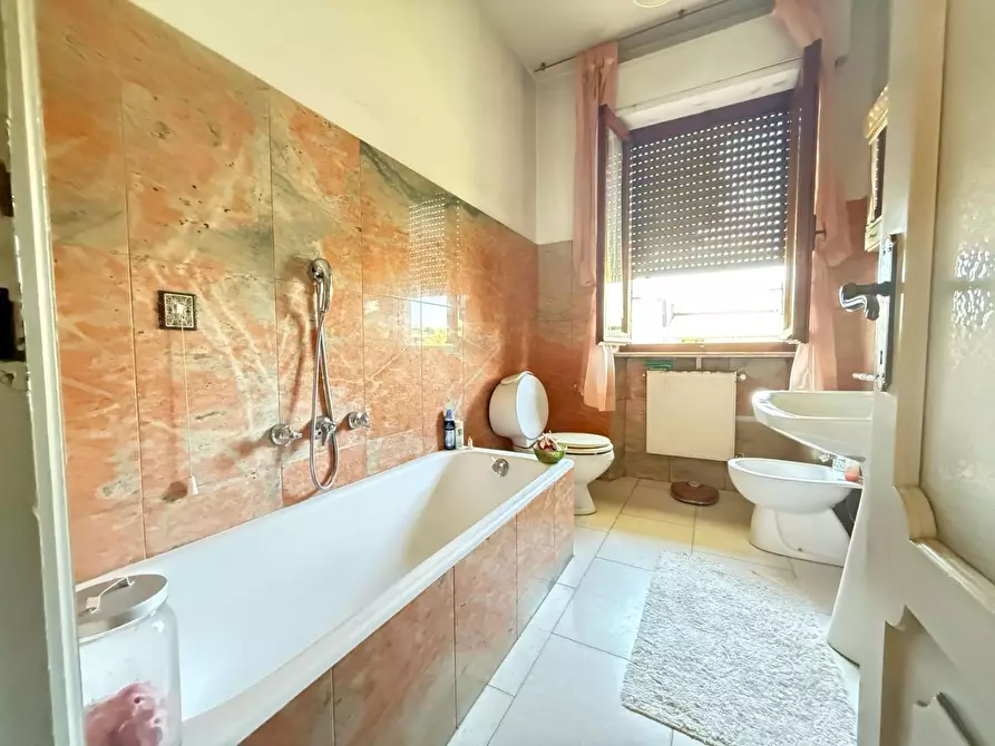 Immagine 28 di Casa bifamiliare in vendita  a Massa