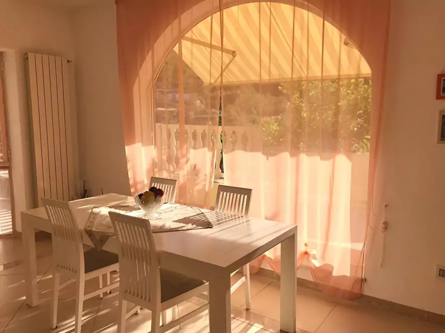 Immagine 4 di Villa in vendita  a Carrara