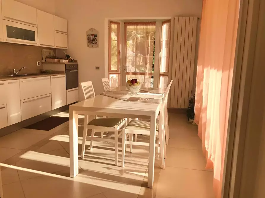 Immagine 6 di Villa in vendita  a Carrara