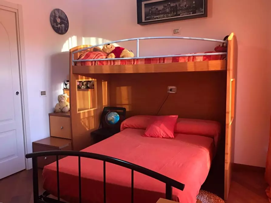 Immagine 17 di Villa in vendita  a Carrara