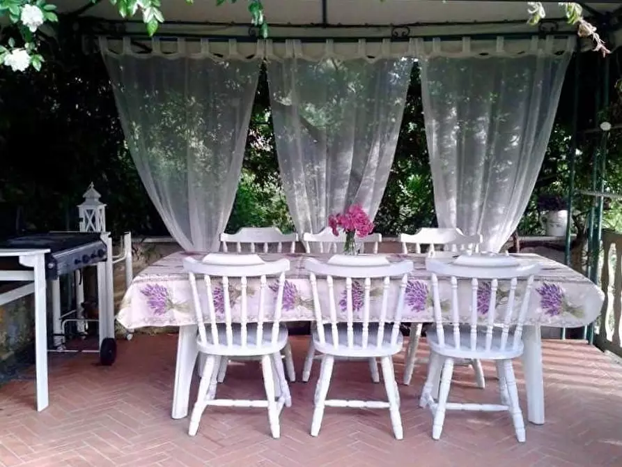 Immagine 27 di Villa in vendita  a Carrara