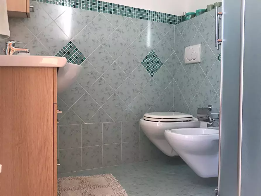 Immagine 10 di Villa in vendita  a Carrara