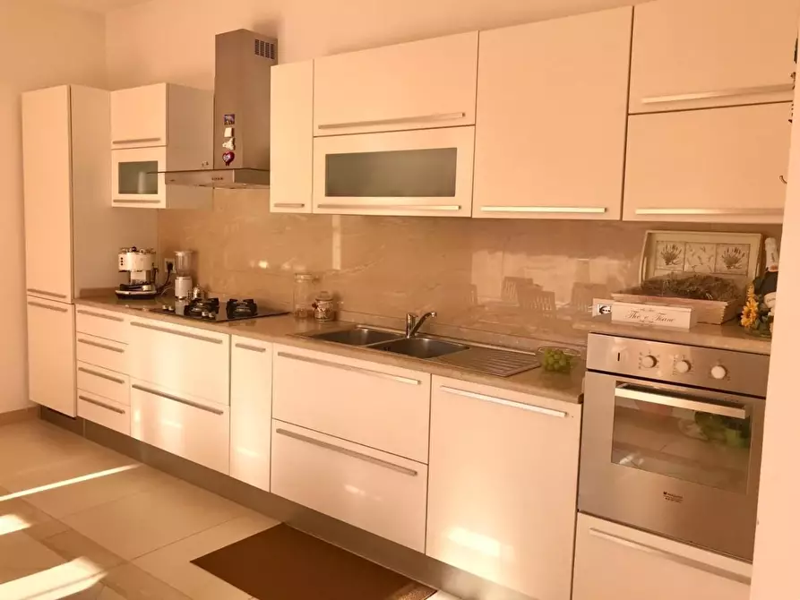 Immagine 5 di Villa in vendita  a Carrara