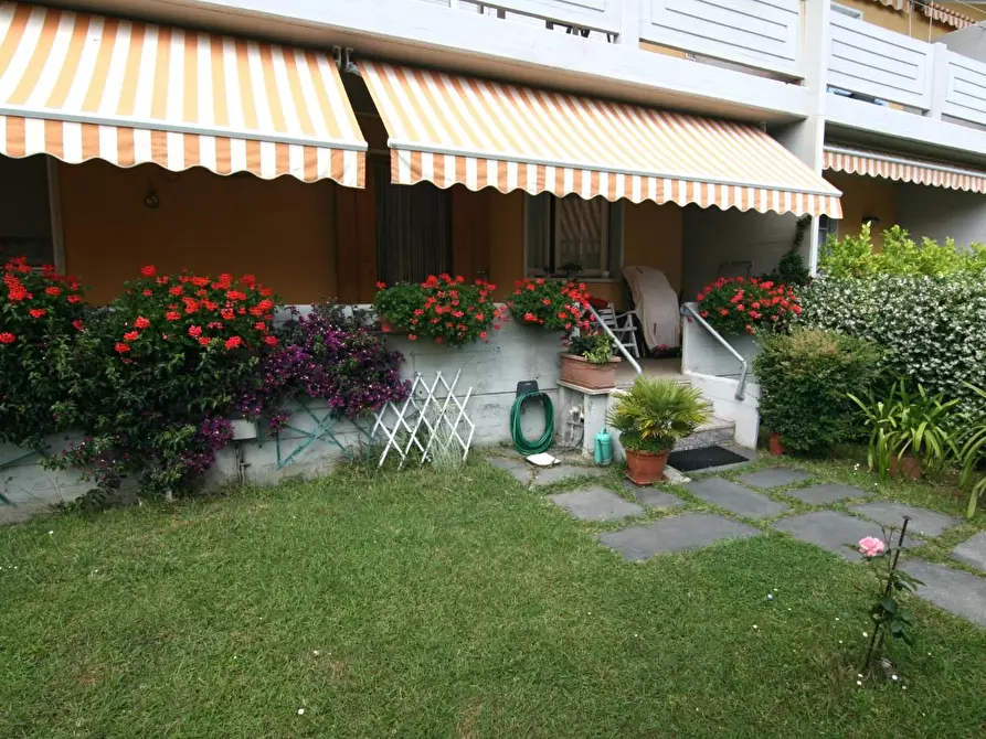 Immagine 14 di Appartamento in vendita  a Carrara