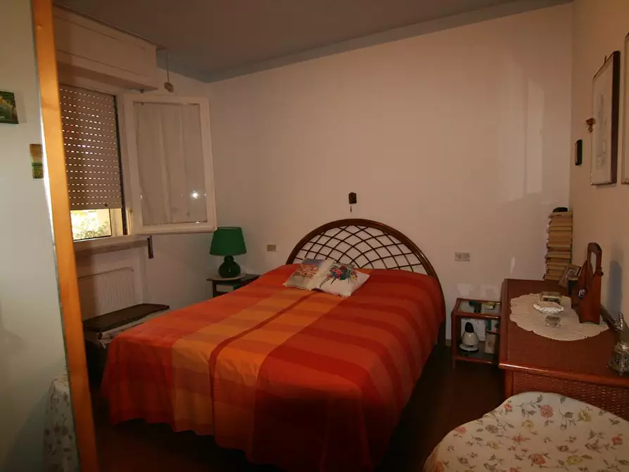 Immagine 21 di Appartamento in vendita  a Carrara