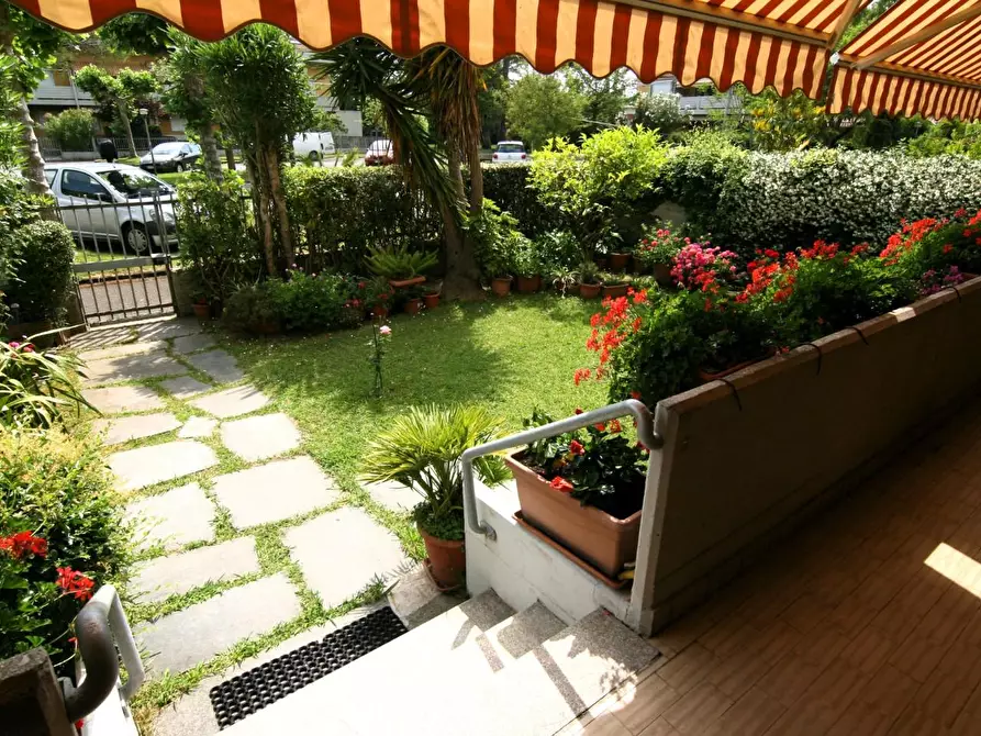 Immagine 4 di Appartamento in vendita  a Carrara