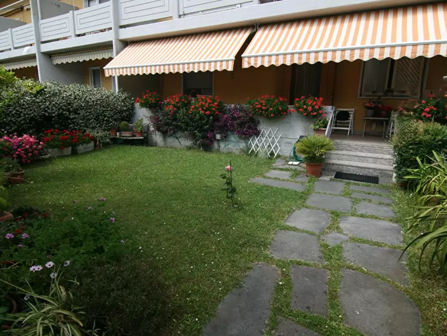 Immagine 10 di Appartamento in vendita  a Carrara